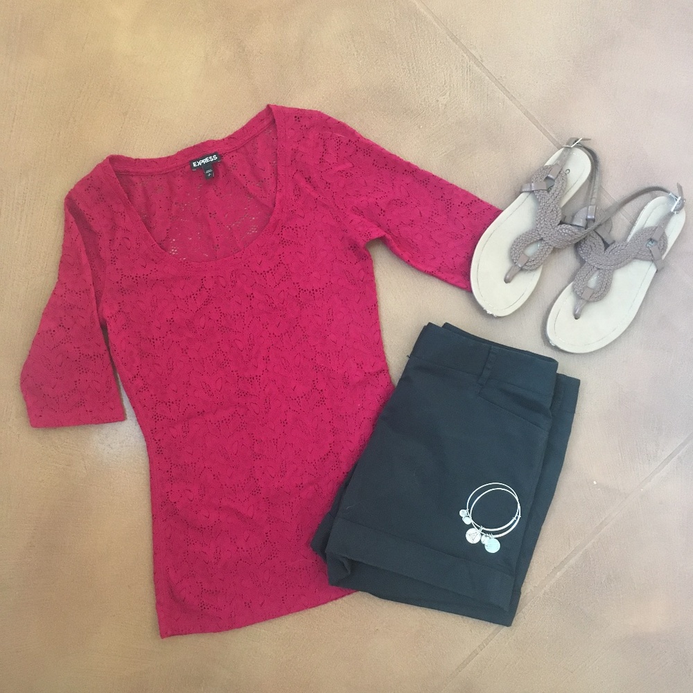 Gorgeous Lace Top- Great for any occasion.